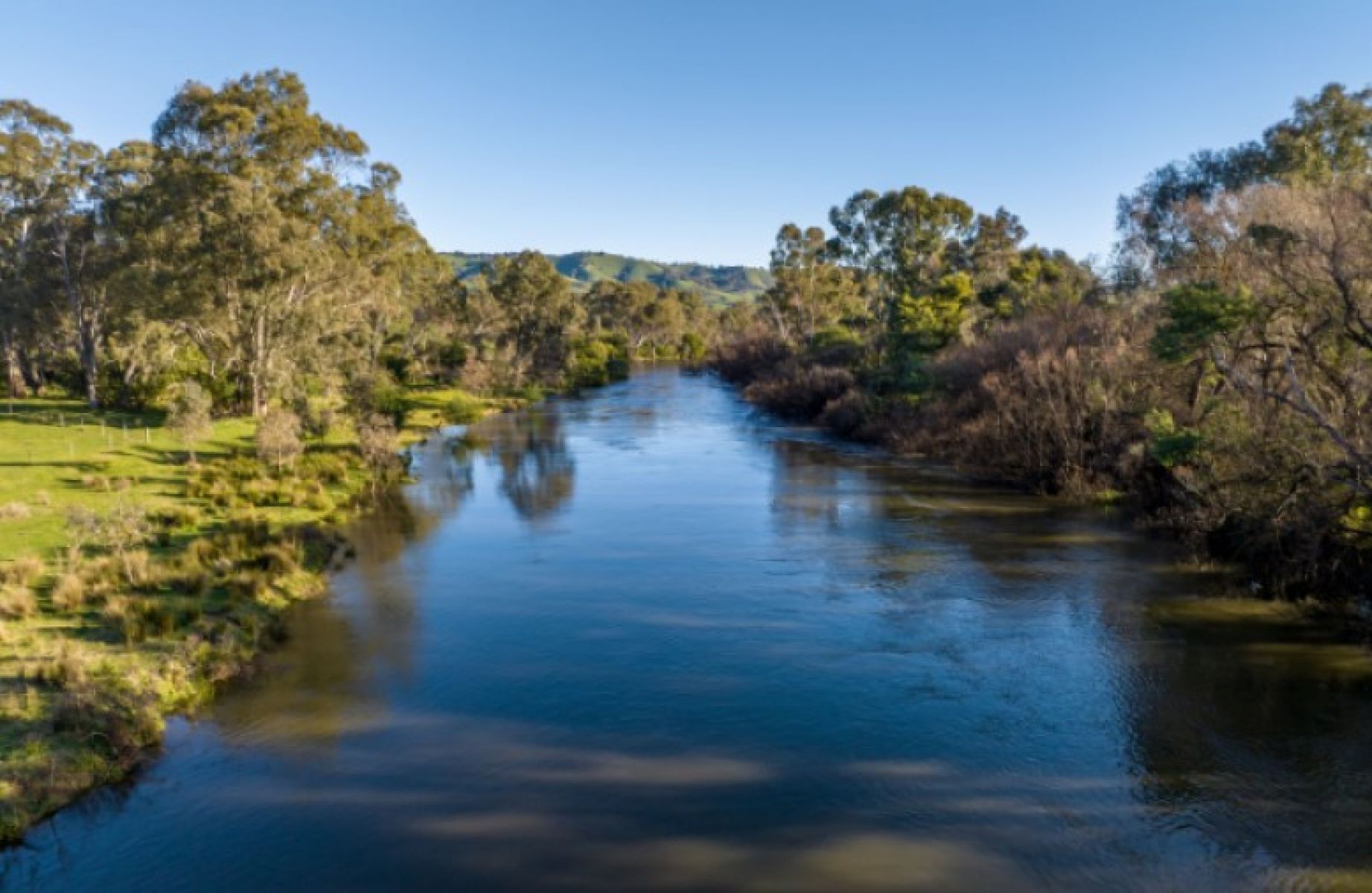 Overhead drone footage of the Goulburn Murray River area